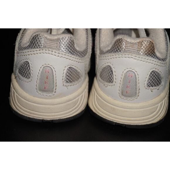 Nike Baby Girls Sneakers White Pink Silver Mesh Running Shoes Size 4C Vintage 20 - Picture 2 of 8
